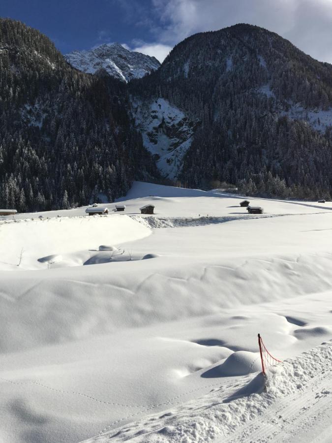 Appartements Fam. Gleinser Mirella Neustift im Stubaital Exterior photo