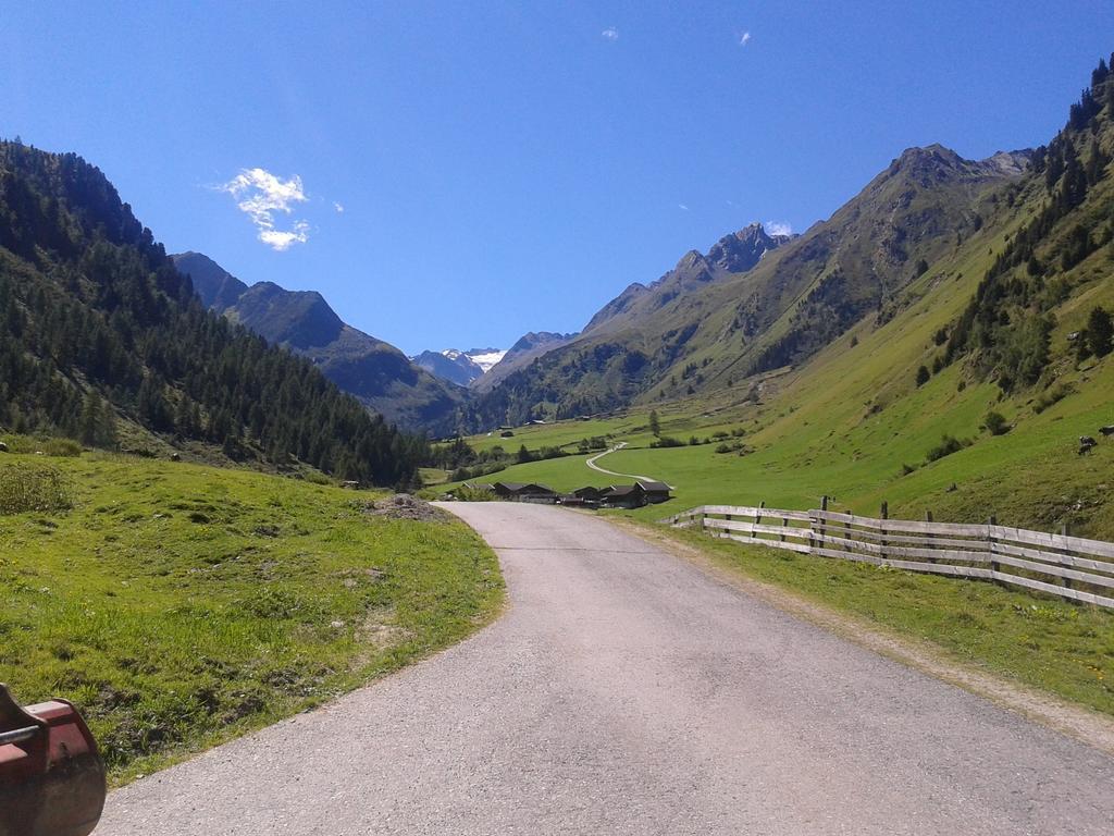 Appartements Fam. Gleinser Mirella Neustift im Stubaital Exterior photo